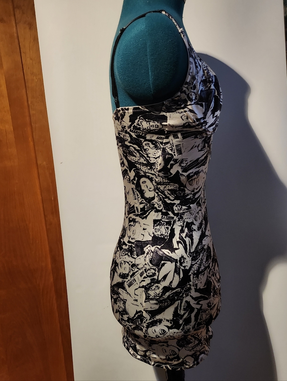 Used Black And White Marilyn Monroe Shapewear - Picture 5 of 12